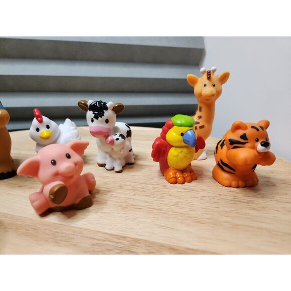 Fisher-Price Little People Lot of 9 – Animals & Farmers, Farm/Zoo Figures - Picture 4 of 9